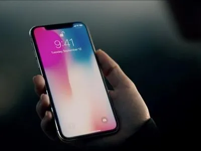 Донька співробітника Apple опублікувала відео з iPhone X