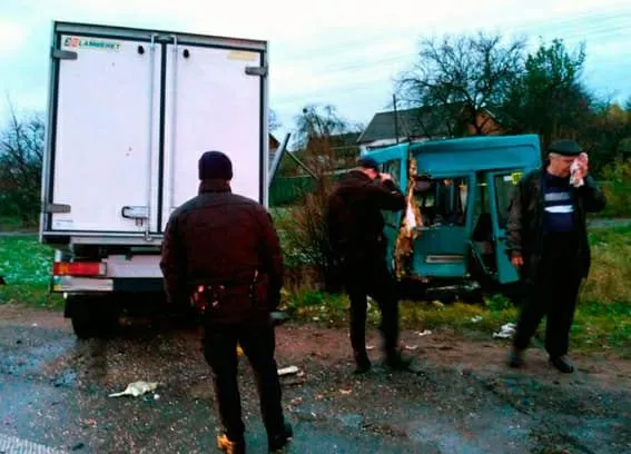 В Житомирской области маршрутка столкнулась с грузовиком, есть погибший