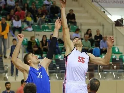 Кравцов помог БК Эскишехир одержать третью победу в чемпионате Турции