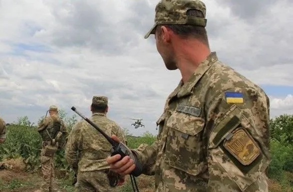 С начала суток в зоне АТО один украинский военный погиб, двое ранены