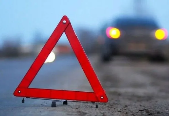 В аэропорту "Борисполь" перевернулся грузовик, пострадал водитель