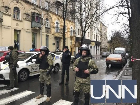 Обыски у сына Авакова: в Харькове "заминировали" здание, где НАБУ проводит следственные действия
