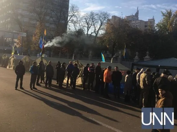 Аваков приказал МВД прекратить охрану митингующих возле ВР