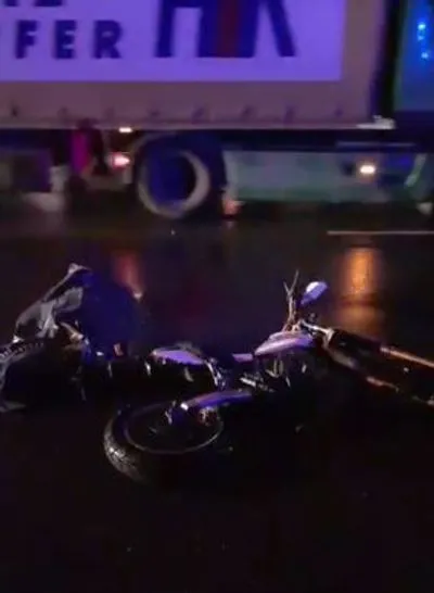 В Киеве произошло ДТП, самосвал раздавил мотоциклиста