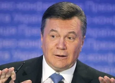 Захист просить суд дозволити участь Януковича в засіданні в режимі відеоконференції