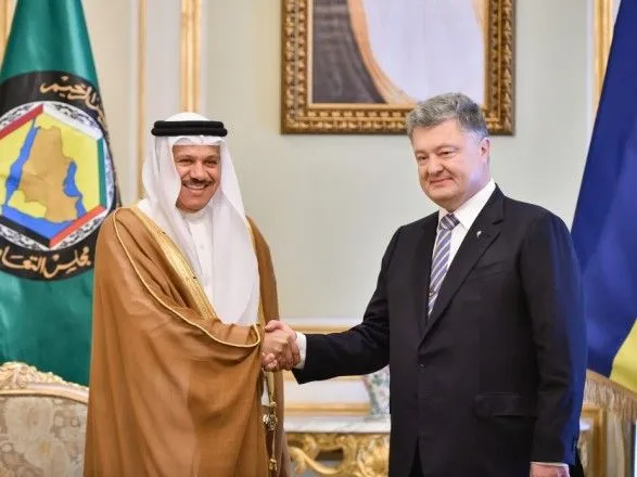 Порошенко у Саудівській Аравії закликав більш активно захищати права кримських татар