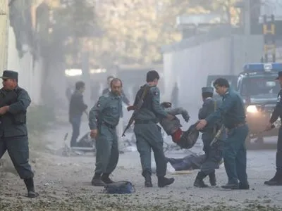 В Афганістані щонайменше 4 людини загинули внаслідок нападу смертника-підлітка