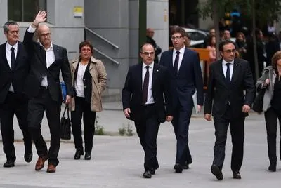 Суд Испании арестовал восьмерых бывших членов каталонской администрации