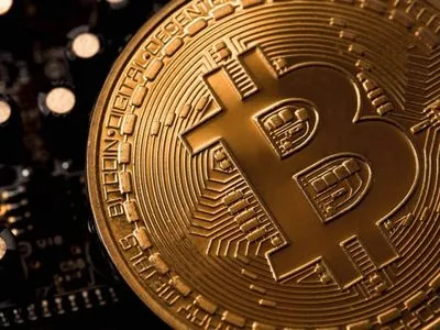 Курс Bitcoin превысил 7 тыс. долл.