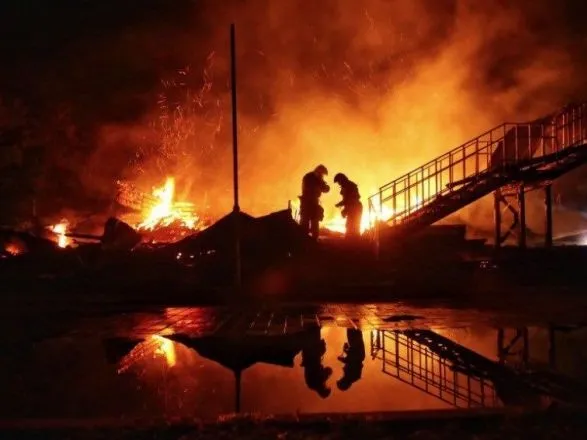 Рятувальники хочуть спростувати обвинувачення щодо пожежі у таборі "Вікторія"