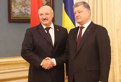 Порошенко и Лукашенко обсудили сотрудничество во время встречи в ОАЭ