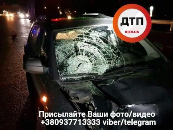 Под Киевом автомобиль насмерть сбил пешехода-нарушителя