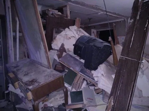 В результате взрыва в жилом доме Киева погибла женщина