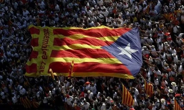 На виборах в Каталонії очікується напружена боротьба