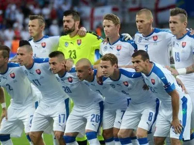 Двадцать четыре футболиста попали в заявку Словакии на матч с Украиной