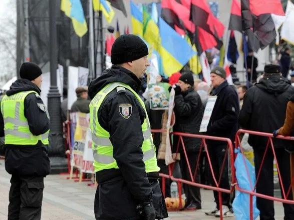 В МВД насчитали около тысячи участников акции возле Рады