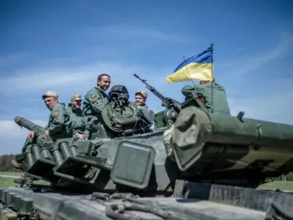 На материкову Україну після анексії Криму переїхали лише 30% військових