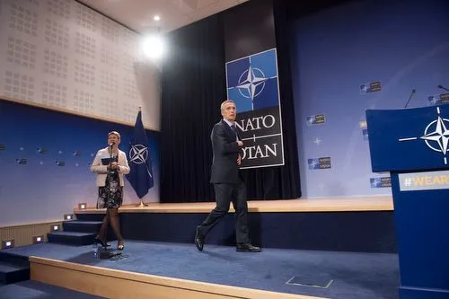 Столтенберг: члены НАТО согласны с необходимостью сильного давления на КНДР