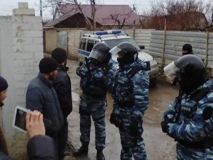 В анексованому Криму знову прийшли з обшуками до активістів, є затриманий