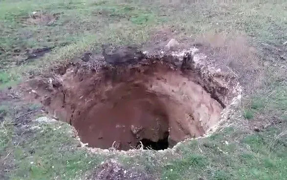 На Донеччині обвалилася земля на глибину 15 метрів