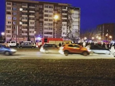 Одна людина загинула і дві постраждали при обваленні будинку в Росії