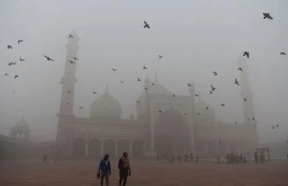В столиці Індії оголошена надзвичайна ситуація через смог