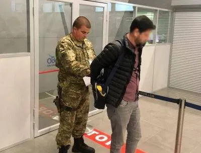 Гражданина Турции, разыскиваемого Интерполом, задержали в Одесском аэропорту