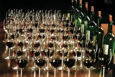 На міжнародному конкурсі у Франції визначили кращих дегустаторів вина