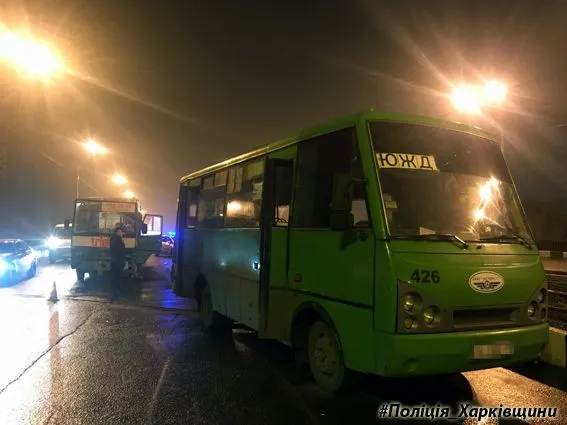 В результате столкновения двух маршруток в Харькове пострадали 11 человек