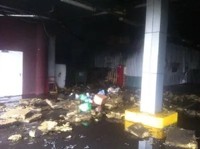 Полиция начала проверку по факту возгорания на парковке столичного супермаркета