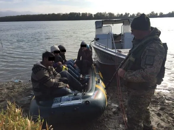 Троє іноземців намагалися на човні перетнути Дунай і потрапити до Румунії
