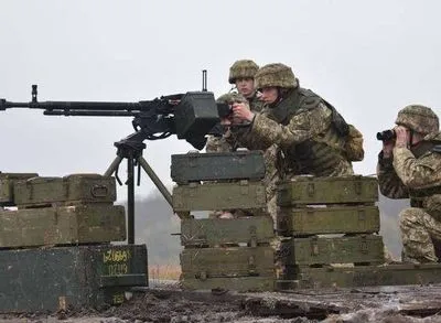 Боевики 33 раза нарушили перемирие, двое украинских военных ранены