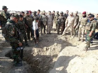 Армия Ирака нашла массовое захоронение жертв ИГ