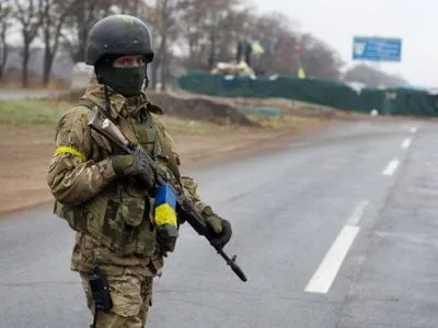 С начала суток в зоне АТО двое украинских военных получили ранения
