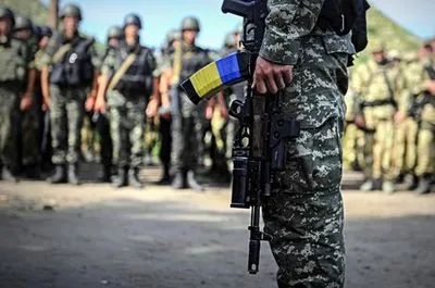 Військових затримали на Донбасі за завдання тілесних ушкоджень цивільному