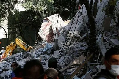 Число жертв землетрясения в Иране возросло до 141 человек