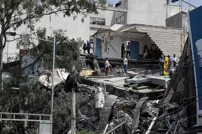 Близько 70 тис. осіб залишились без житла внаслідок землетрусу в Ірану
