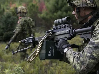 Бірюков: Канада працює над наданням Україні права на купівлю зброї