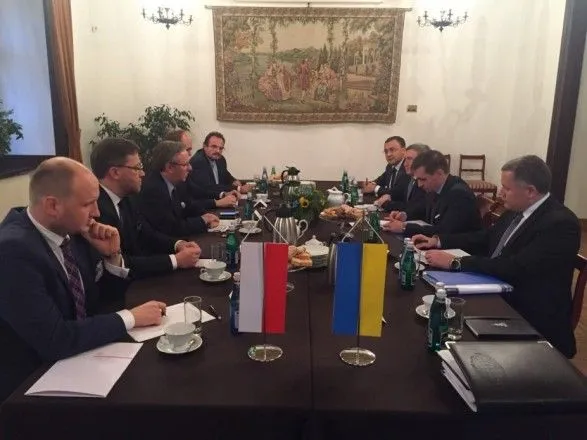 Єлісєєв обговорив із держсекретарем Польщі майбутній візит Дуди та саміт Східного партнерства