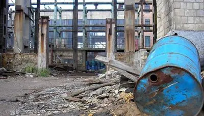 В Киеве хотят построить жилой дом у заброшенного ртутного завода "Радикал"