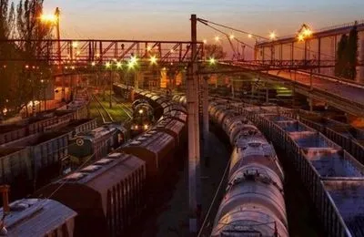 Омелян не исключил дальнейшего повышения тарифов на грузовые железнодорожные перевозки