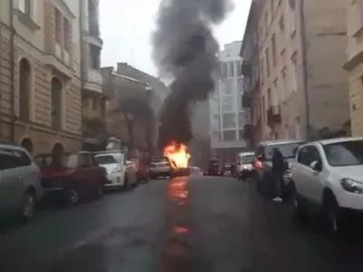 У Львові загорівся легковик