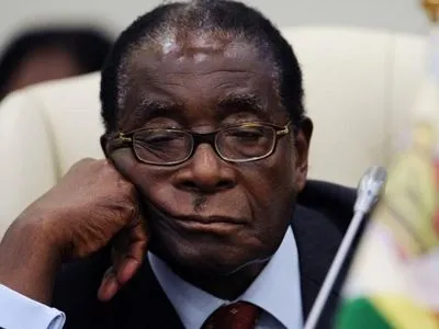 В Зимбабве устранили Мугабе с поста председателя правящей партии