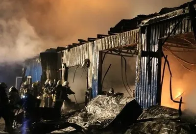 В Киеве горел склад, пожар ликвидировали