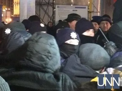 На Майдане произошла стычка между активистами и правоохранителями