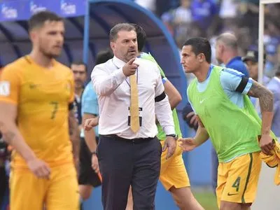 Головний тренер збірної Австралії з футболу покинув свою посаду