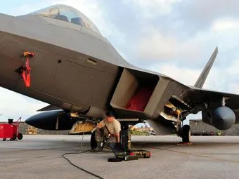 США намерены перебросить в Южную Корею шесть истребителей F-22