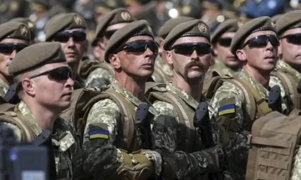 Українським військовим дозволили носити вуса і бороди