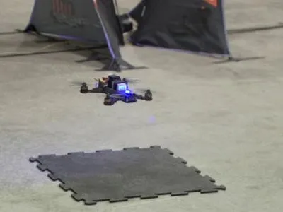 Битва дронів: професійний пілот проти штучного інтелекту