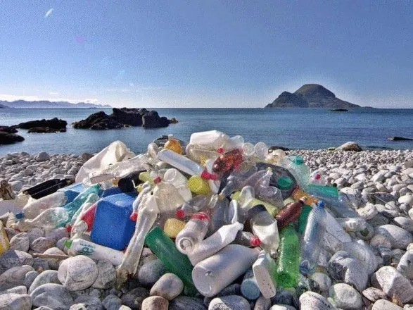 У Карибському морі виявили "сміттєву пляму" з пластика